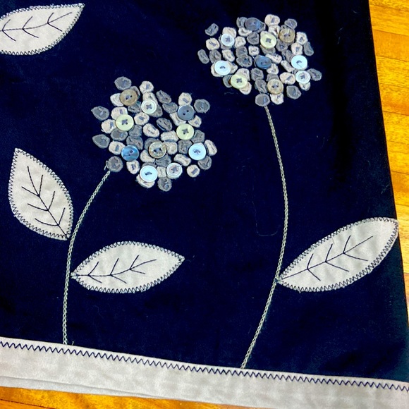 GORGEOUS Boden black cotton skirt sz 4 US (8UK) with beautiful floral details - Picture 4 of 7